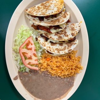 El Burrito Amigo - Al pastor quesadillas with rice,beans and salad (quesadilla dinner) - Mexican Near Me - Franklin Park, Illinois El Burrito Amigo - Al pastor quesadillas with rice,beans and salad (quesadilla dinner) - Mexican Near Me - Franklin Park, Illinois