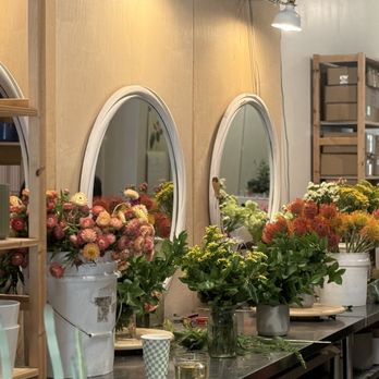 Blackbird Floral - Florists Near Me - Austin, Texas Blackbird Floral - Florists Near Me - Austin, Texas