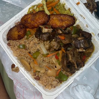 Caribbean Cove - Oxtail Platter - Caribbean Near Me - College Park, Maryland Caribbean Cove - Oxtail Platter - Caribbean Near Me - College Park, Maryland