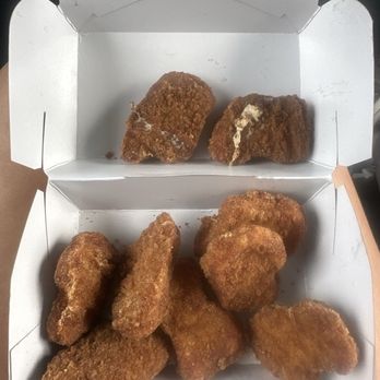 Burger King - 8 Pc. Crown Nuggets - Burgers Near Me - Waukesha, Wisconsin