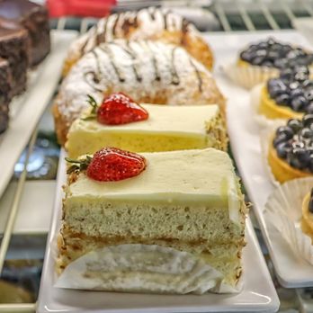 Yellow Vase - Bakeries Near Me - Redondo Beach, California Yellow Vase - Bakeries Near Me - Redondo Beach, California