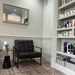 Aquilano Salon - Comfy waiting area.