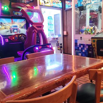 Uncle Al's - game room - American Near Me - Davie, Florida