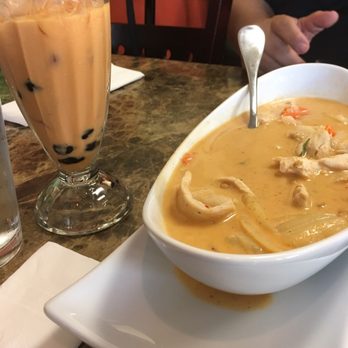 Golden Bowl - My favorite Massaman curry and of course w/my Thai Ice Tea w/boba - Vietnamese Near Me - Temecula, California