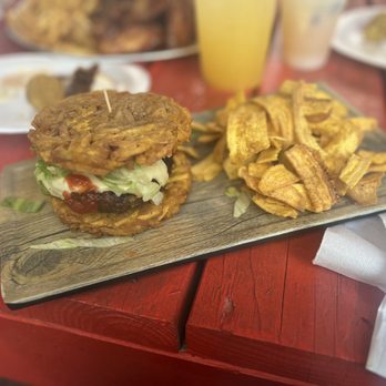Platanutres Bar & Grill - Hamburger with plátanos as buns! So good! - Caribbean Near Me - Yabucoa, Puerto Rico