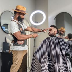 Groom Services - Our Groom team is lead by Daniel, a 20 year professional in the hair industry.