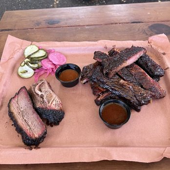 Matt's BBQ - Brisket and pork ribs - Food Trucks Near Me - Portland, Oregon
