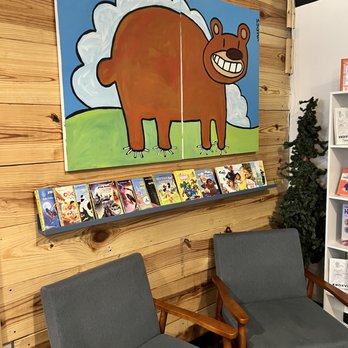Bear Den Books - Bookstores Near Me - Knoxville, Tennessee
