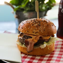 Major Toms A Burger Junkie