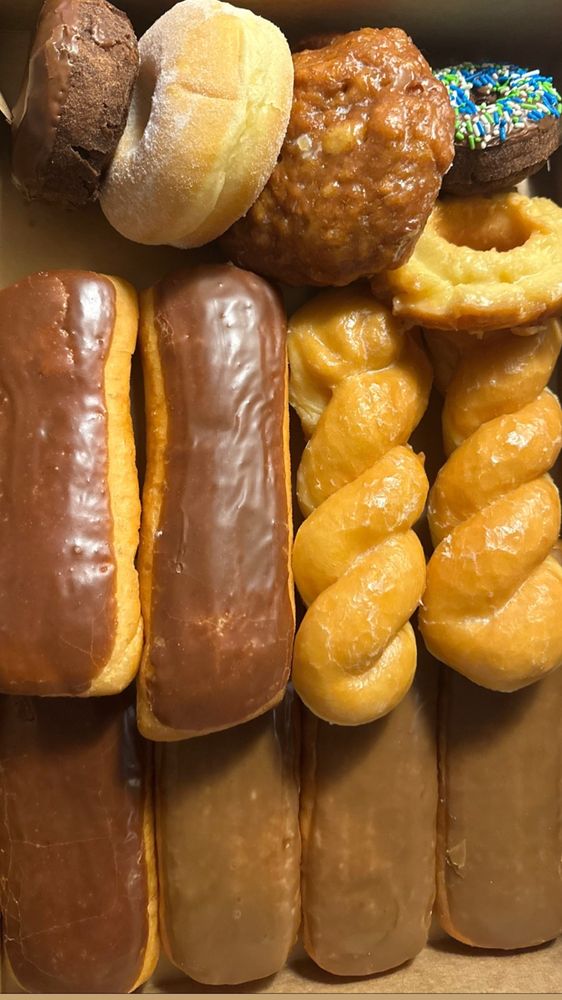 FRANK’S DONUTS & MUFFINS with photos Updated August 2024 20 Photos & 52 Reviews 14117