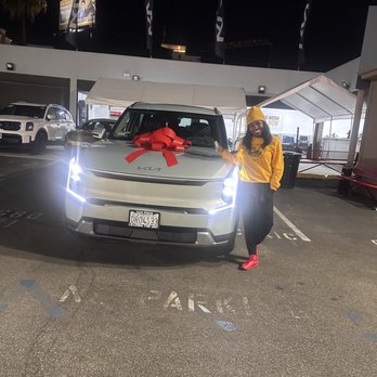 Car Pros Kia Glendale - 2026 Kia EV9! - Car Dealers Near Me - Glendale, California Car Pros Kia Glendale - 2026 Kia EV9! - Car Dealers Near Me - Glendale, California