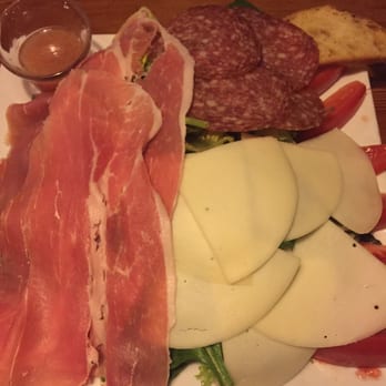 il vecchio - House salad featuring featuring house sliced Parma prosciutto (could have been slides thinner but good enough) - Italian Near Me - Pacific Grove, California