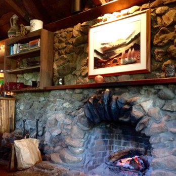 Kula Lodge & Restaurant - Cozy fireplace in the waiting area - Breakfast & Brunch Near Me - Kula, Hawaii Kula Lodge & Restaurant - Cozy fireplace in the waiting area - Breakfast & Brunch Near Me - Kula, Hawaii