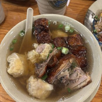 H K Wonton Garden - Cantonese Near Me - New York, New York