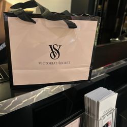 Victoria's Secret & PINK