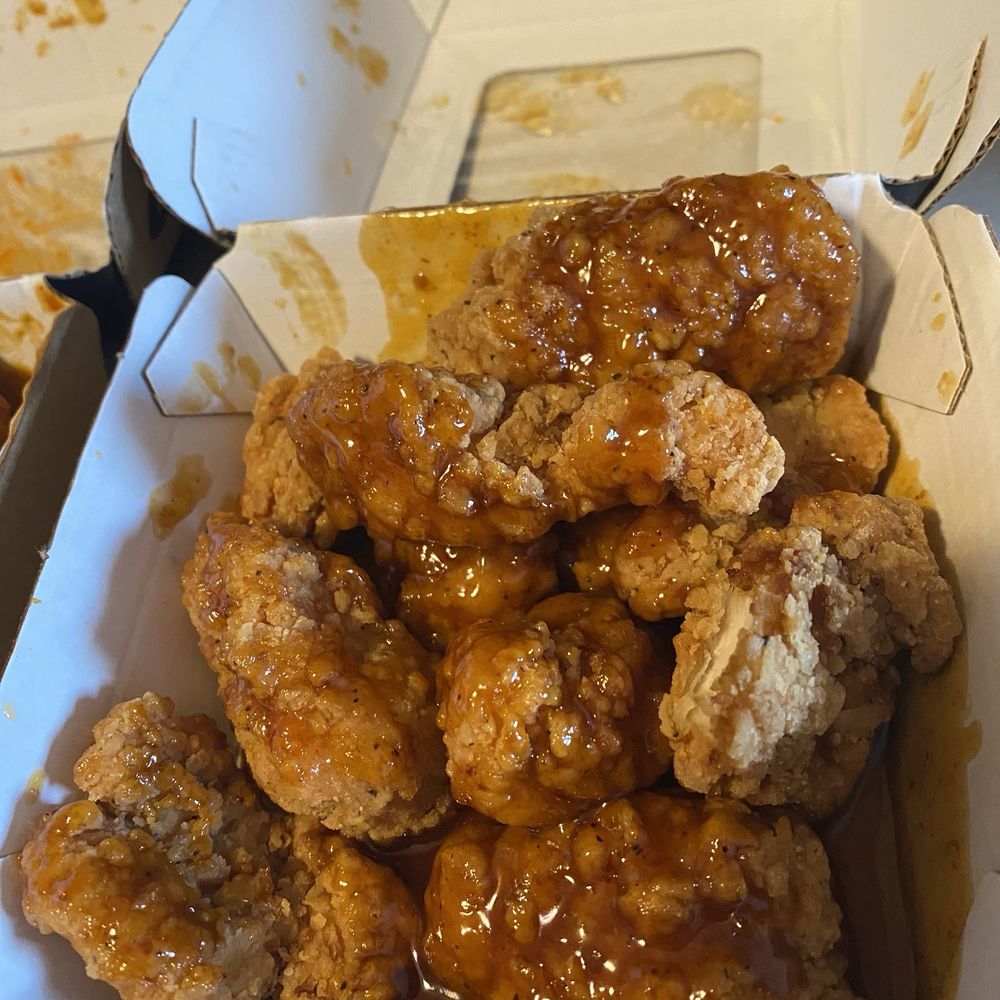 Hot and Mango Habenero boneless wings. Hot and Mango Habenero boneless wings.