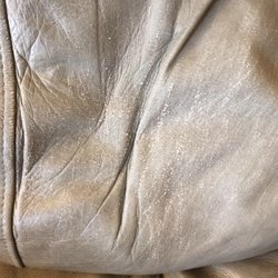 Klaussner Home Furnishings - Peeling leather
