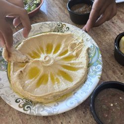 Arth Aljanatain - Hummus with Bread