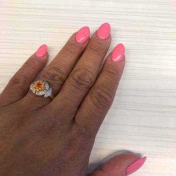 Sunday Nails Spa - Pink nails - Nail Salons Near Me - Chicago, Illinois