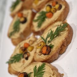ACE Personal Chef - Hummus Crostini with Roasted Carrot
