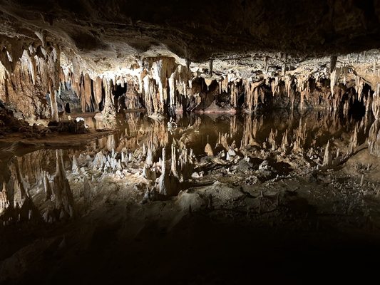 Luray Caverns by null