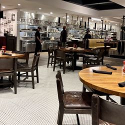 The Chocolatier - Interior