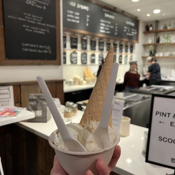Earnest Ice Cream - Ice Cream & Frozen Yogurt Near Me - Vancouver, British Columbia Earnest Ice Cream - Ice Cream & Frozen Yogurt Near Me - Vancouver, British Columbia