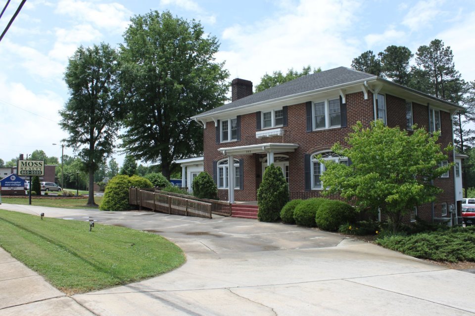 MOSS REALTY Updated May 2024 945 N New Hope Rd, Gastonia, North