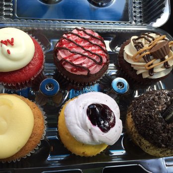 Cupcake and Things Bakery - Top left: red velvet, chocolate raspberry, peanut butter Bottom left: banana chantilly, blueberry lemon, Oreo - Bakeries Near Me - Kapolei, Hawaii Cupcake and Things Bakery - Top left: red velvet, chocolate raspberry, peanut butter Bottom left: banana chantilly, blueberry lemon, Oreo - Bakeries Near Me - Kapolei, Hawaii