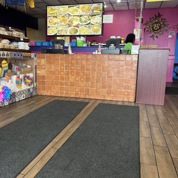 Tia's Taco Hut - Lounge area - Mexican Near Me - Leon Valley, Texas Tia's Taco Hut - Lounge area - Mexican Near Me - Leon Valley, Texas