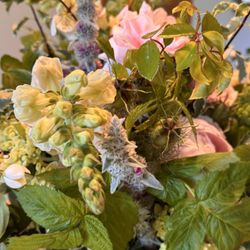 Beautiful arrangement, so lovely and fragrant.