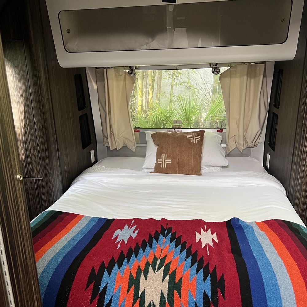 Caravan Outpost - Queen Bed - Hotels Near Me - Ojai, California