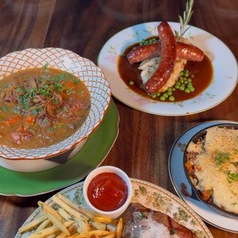 Gibson's Irish Pub - Guiness Beef stew, Bangers and Mash, Steak and Fries, Shepherds Pie - Irish Pub Near Me - Walnut Creek, California