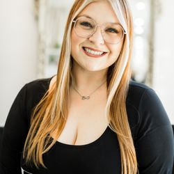 Flutter and Wink - This is Ashlyn, she is one of our lash artists and is now providing permanent jewelry here at Flutter and Wink.