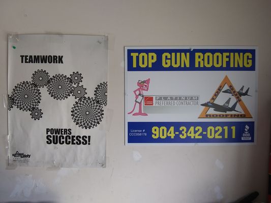 Top Gun Roofing Logo