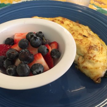 Geraldine's Kitchen - Half omelet that was tasty but use of real butter vs whatever margarine like flavor would be - Breakfast & Brunch Near Me - Jeffersonville, Indiana
