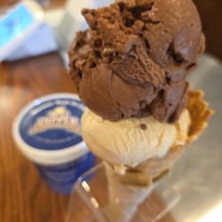 Big Dipper Creamery - North Oaks