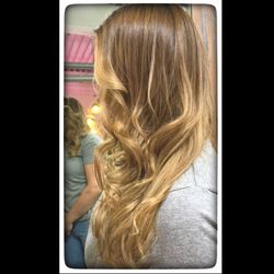 Hair by Chuy - Honey blond balayage