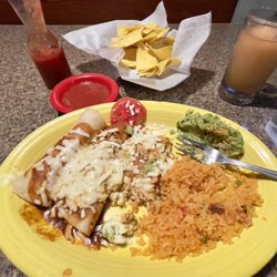 El Patron Mexican Grill - Special Yolandas, but not a single grain of salt in anything shown! And dry, too. :-(