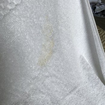 Hilton Melbourne, FL - Dirty "clean" towel - Hotels Near Me - Melbourne, Florida Hilton Melbourne, FL - Dirty "clean" towel - Hotels Near Me - Melbourne, Florida