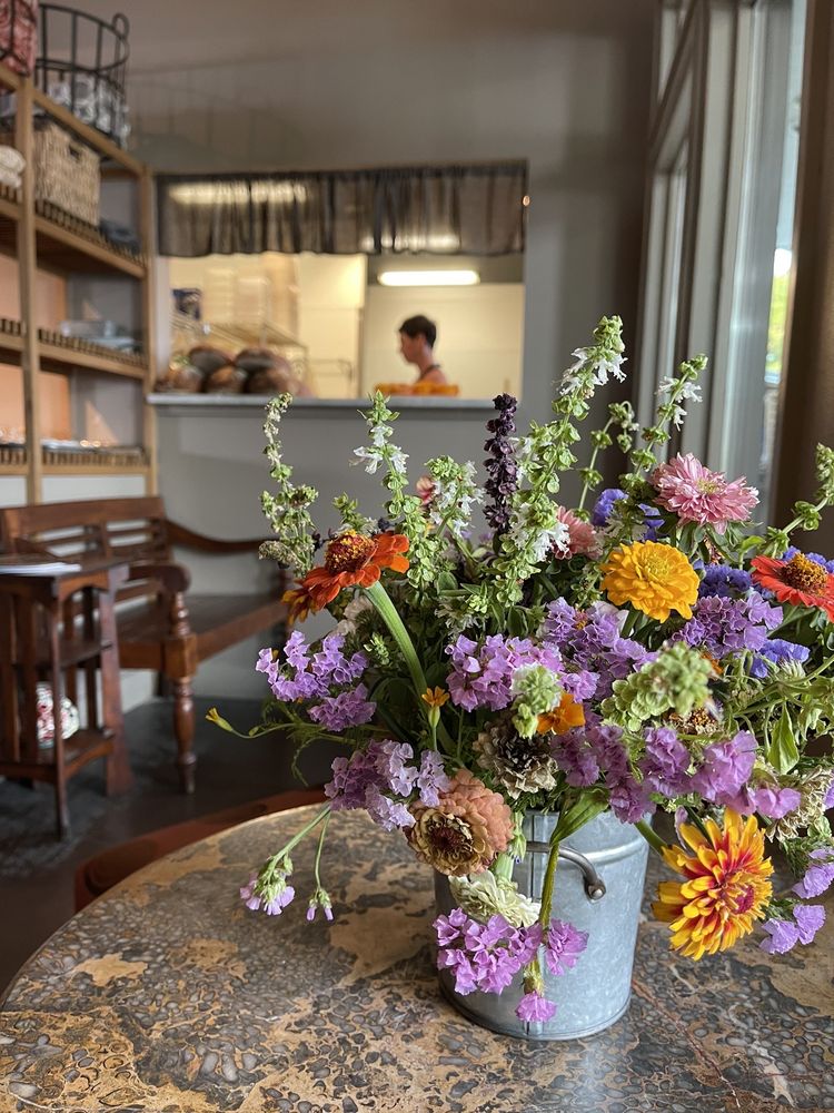 Nell Thorn Restaurant & Pub