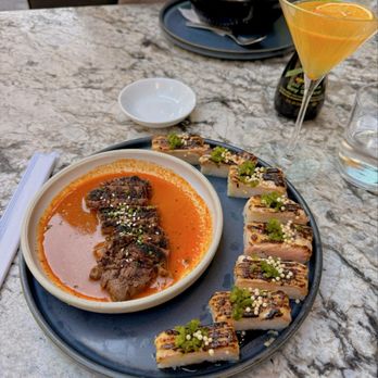 Earls Kitchen + Bar - Cocktail Bars Near Me - Plano, Texas