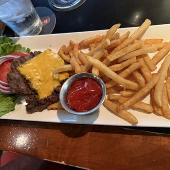 Baxter's Lakeside Grille - American Near Me - Lake Ozark, Missouri