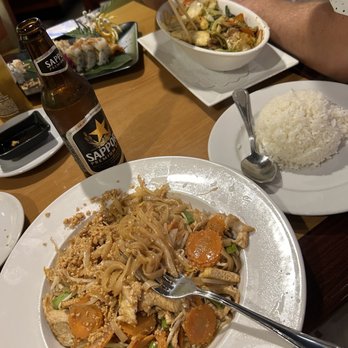 Baiyoke Thai Bistro - Chicken pad Thai, pork pad krapow and sushi - Thai Near Me - Venice, Florida