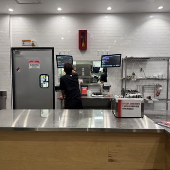 Dave's Hot Chicken - Chicken Shop Near Me - San Jose, California