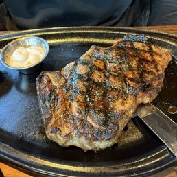 BONE-IN NEW YORK STRIP: Rating 8/10 BONE-IN NEW YORK STRIP: Rating 8/10
