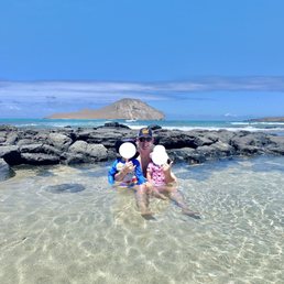 Clear waters, perfect tide pools - no waves for the babies! Clear waters, perfect tide pools - no waves for the babies!