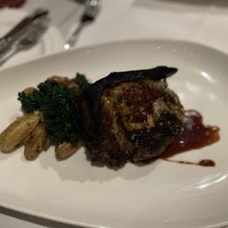 Filet mignon with veggies