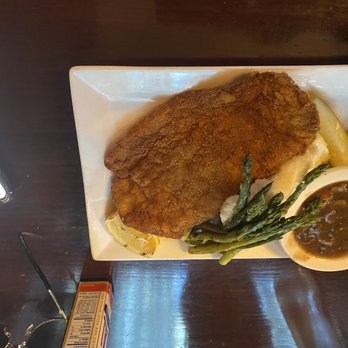 The Berghoff Restaurant - Fried chicken Mash Potatoes and asparagus - Bars Near Me - Chicago, Illinois