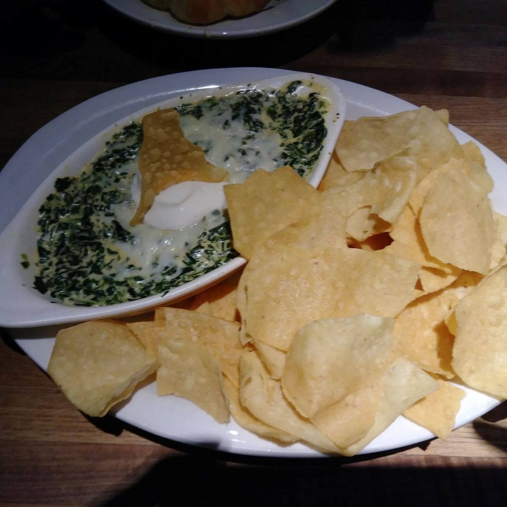 Cheddar's Scratch Kitchen - Santa Fe spinach dip - American Near Me - Dallas, Texas